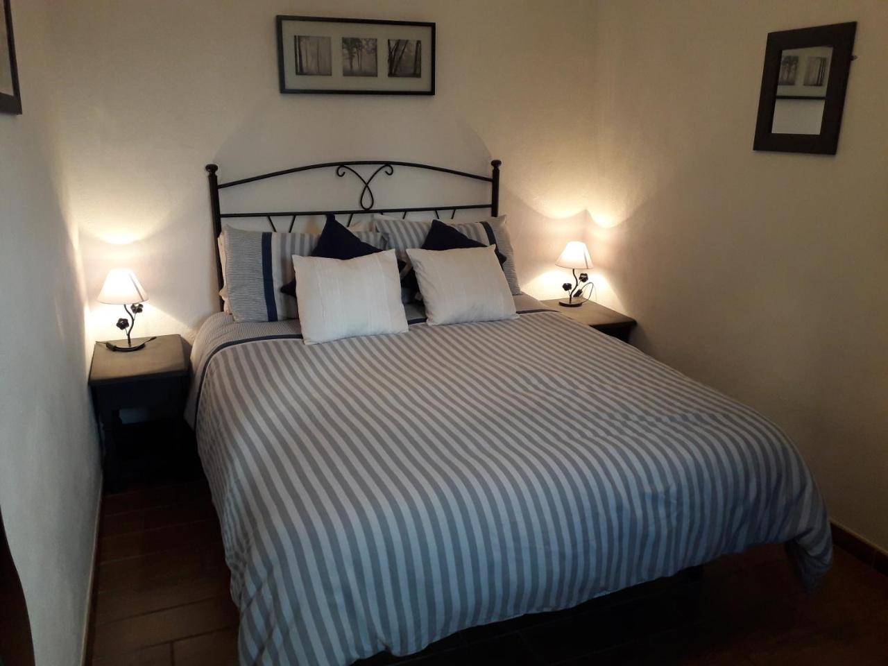 Kayenne holiday rentals Iznájar Eksteriør bilde